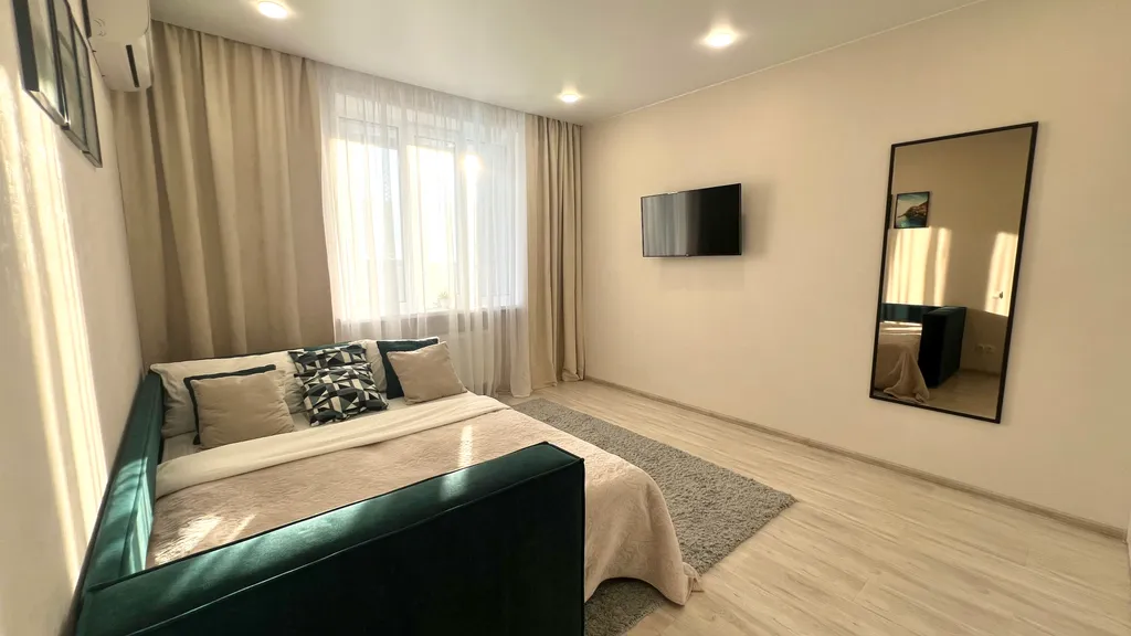 Красотка Кристина на Броско командированным и туристам города