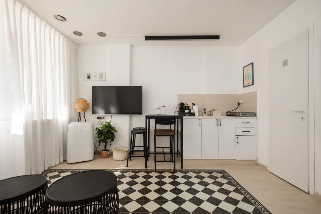 Студия у моря и с видом на море