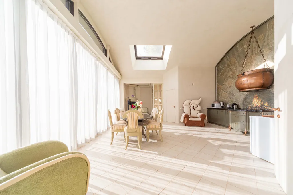 Уютный дом у озера