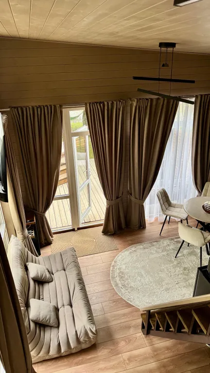 Вип шале на берегу реки, с банным чаном на террасе