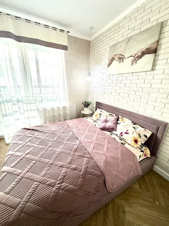 Дизайнерская квартира возле Чаши