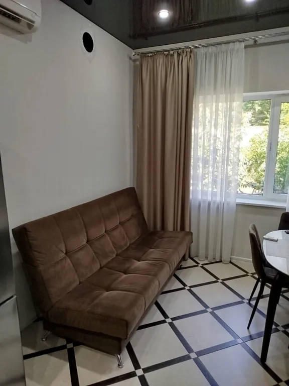 Уютный домик в спальном районе с развитой инфраструктурой