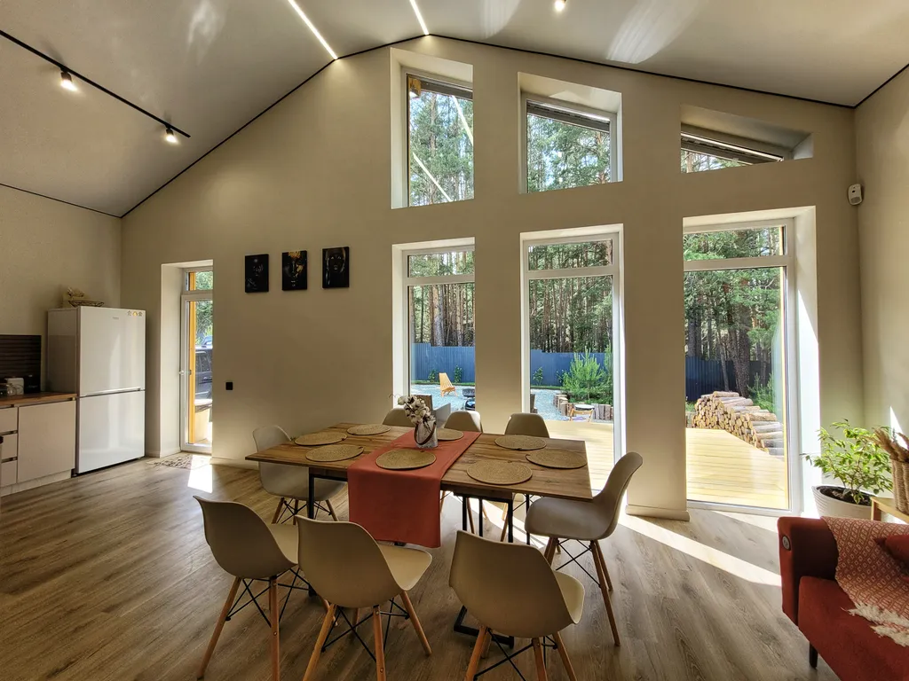 Дом в сосновом лесу