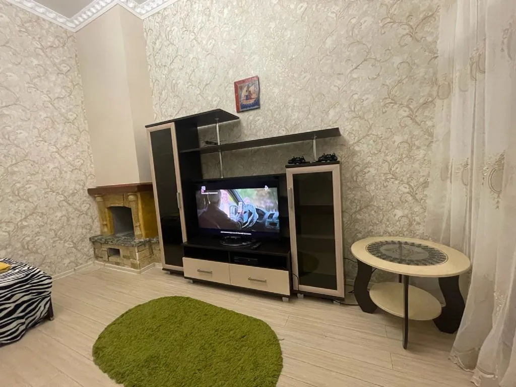 Ассоль 2-комнатный домик с кухней у Парка и Цветник