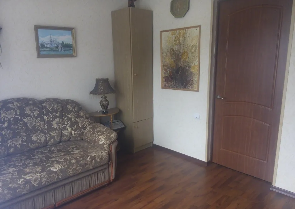 Уютный дом в черте города Осташков на берегу озера Селигер