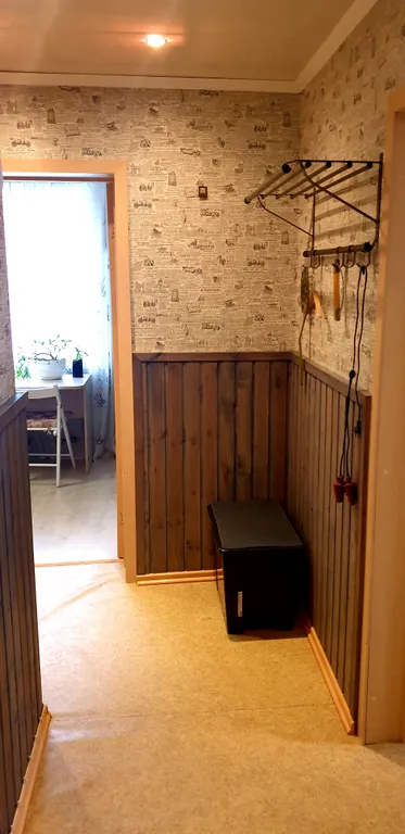 Уютная бюджетная двухкомнатная квартира в двухэтажном деревянном доме