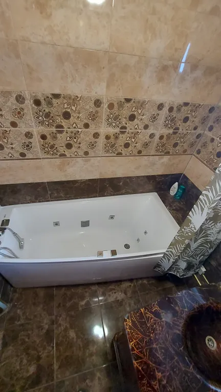 Квартира Просторная квартира, район - Заповедника Херсонес, ТЦ Муссон — Севастополь