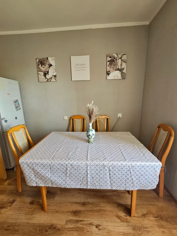 Большая просторная квартира с двумя балконами.