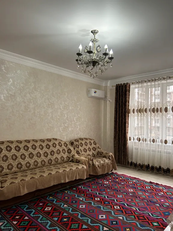 Уютная квартира со свежим ремонтом возле мультимедийного фонтана