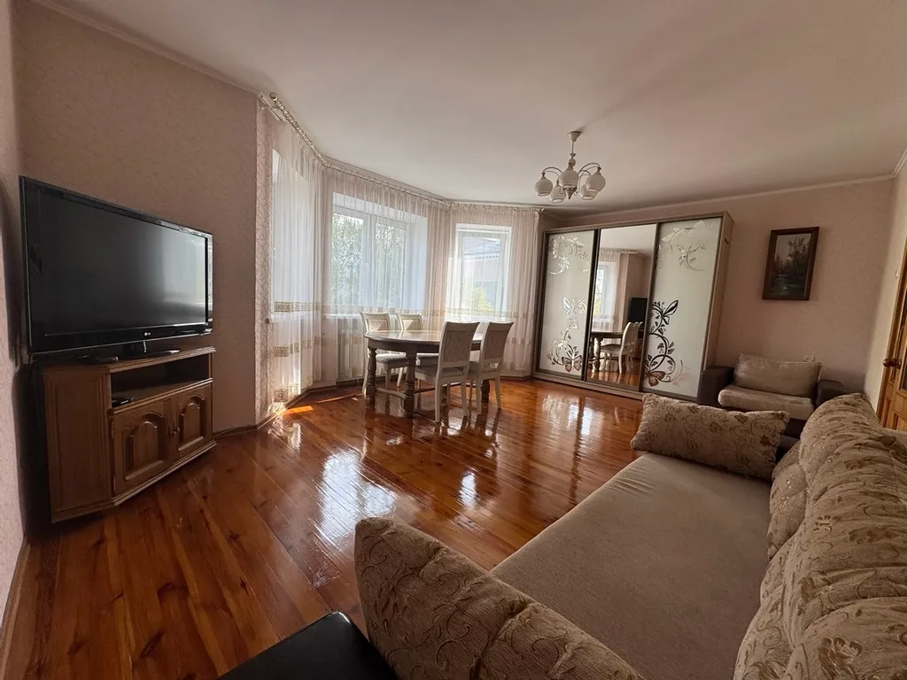 Квартира Трехкомнатная квартир на Ленинской — аренда посуточно в Могилёв