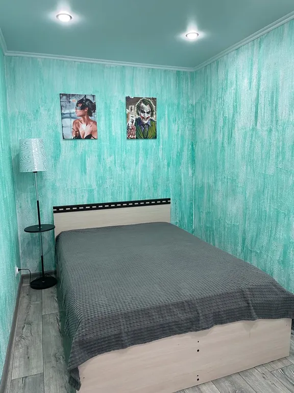 Двухкомнатная с евро ремонтом в районе 1000 мелочей