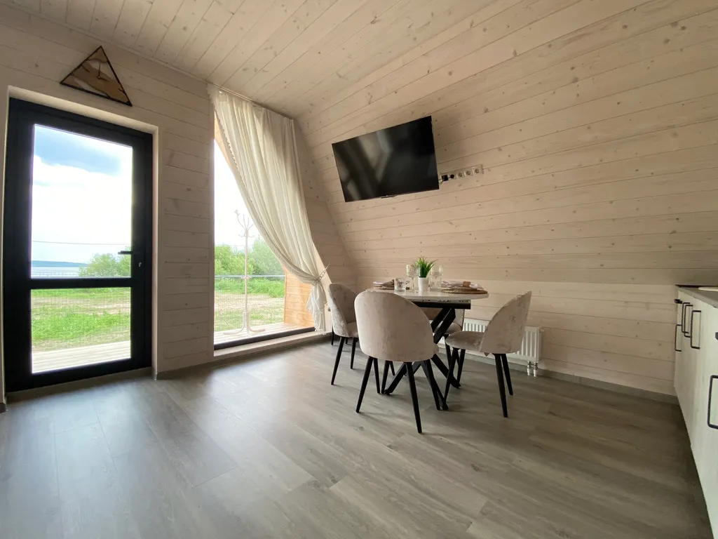 Домик  А-фрейм на берегу Волги