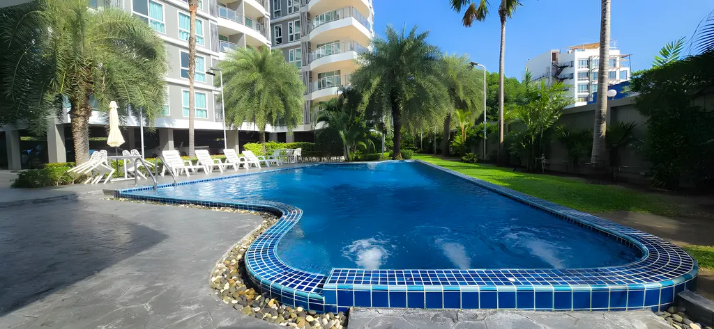 Уютная квартира для отпуска на первой линии с видом на бассейн