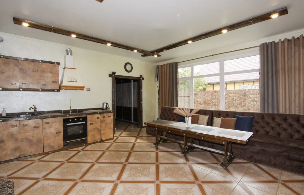 Современный дом с баней и караоке