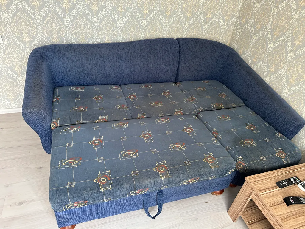 Уютная двухкомнатная квартира на Площади Строителей