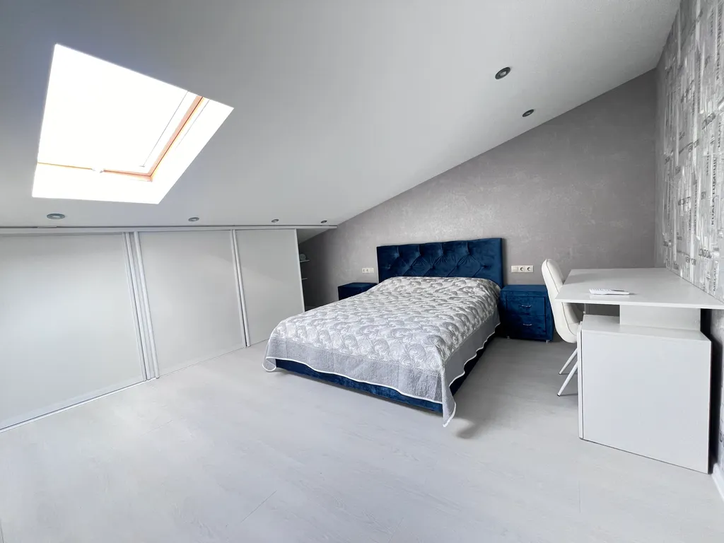 Стильный двухуровневый апартамент