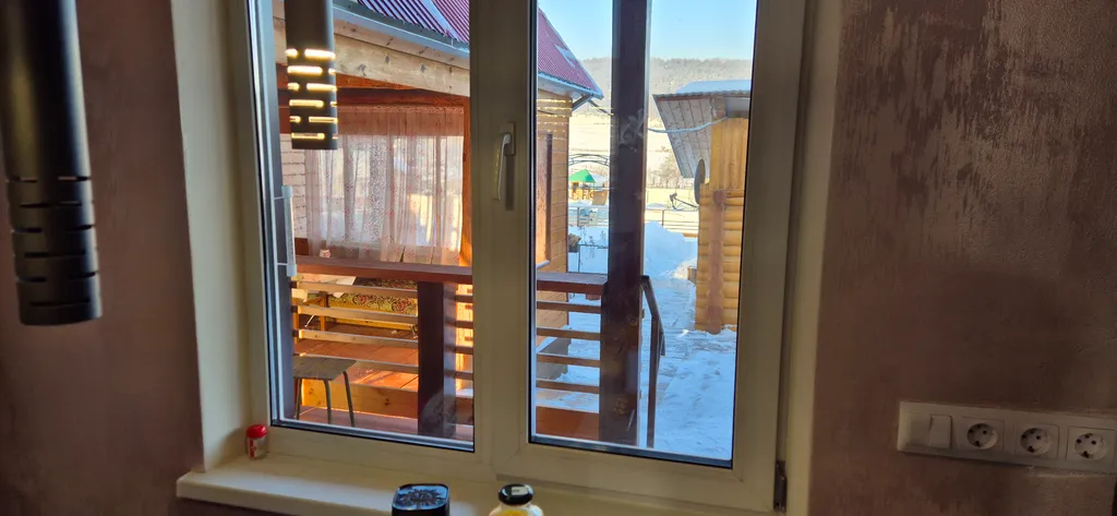 Дом с видом на горы и лес