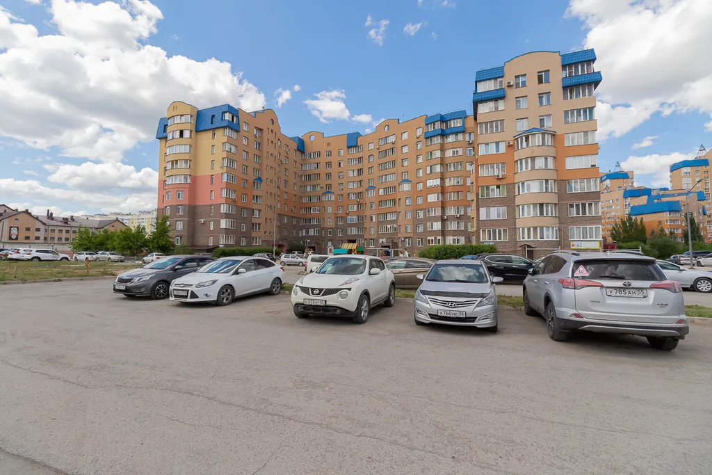 Хэппи Хаус Уютная 2-комнатная квартира в левобережье