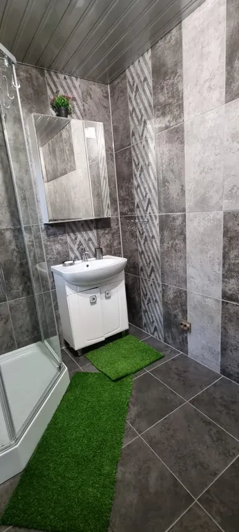 Дом возле ясеня