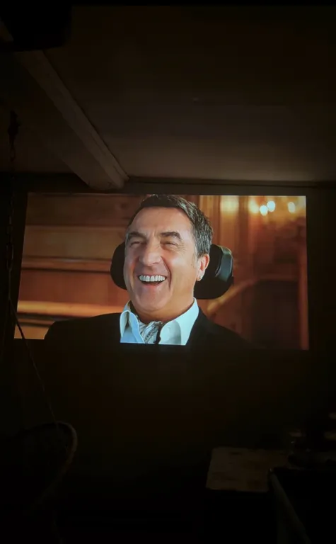 Волшебный дом у Волги в Казани: тёплый уют, мангал-зона и проектор