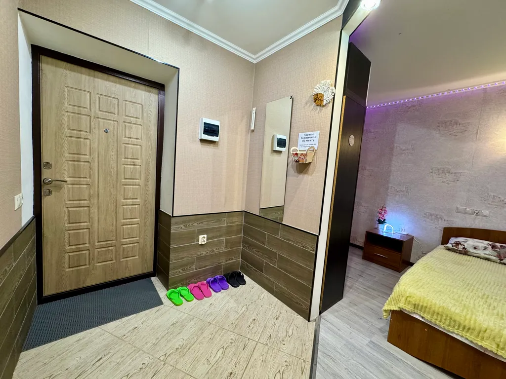 Студия с дизайнерским оформлением