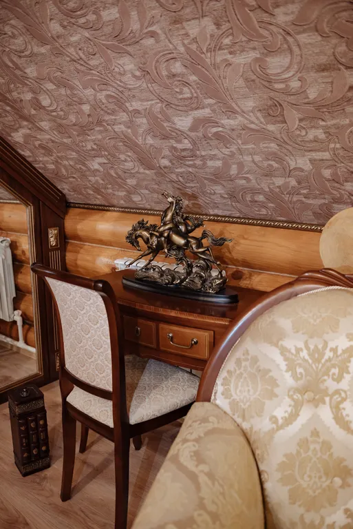 Уютный дом на берегу реки