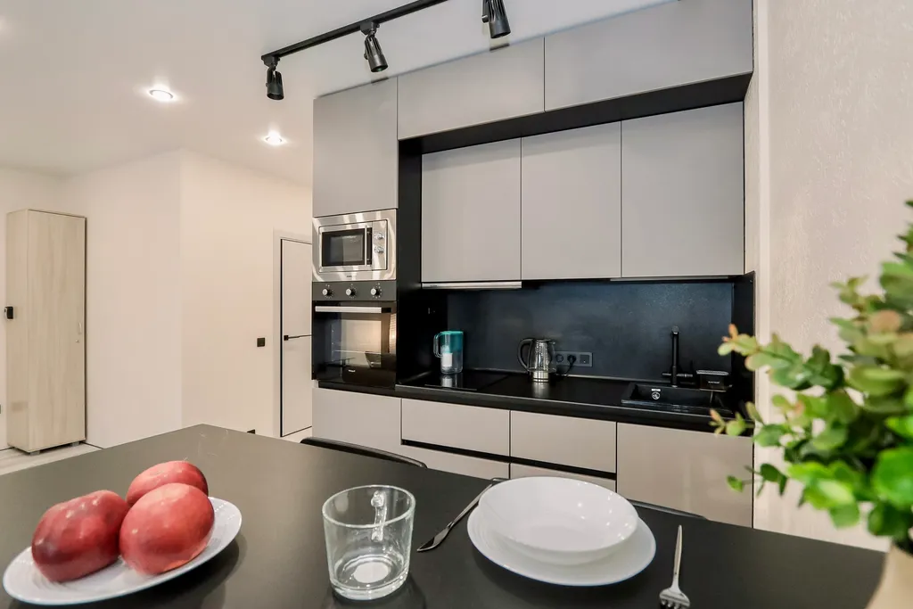 Студия c дизaйнерским интерьеpом