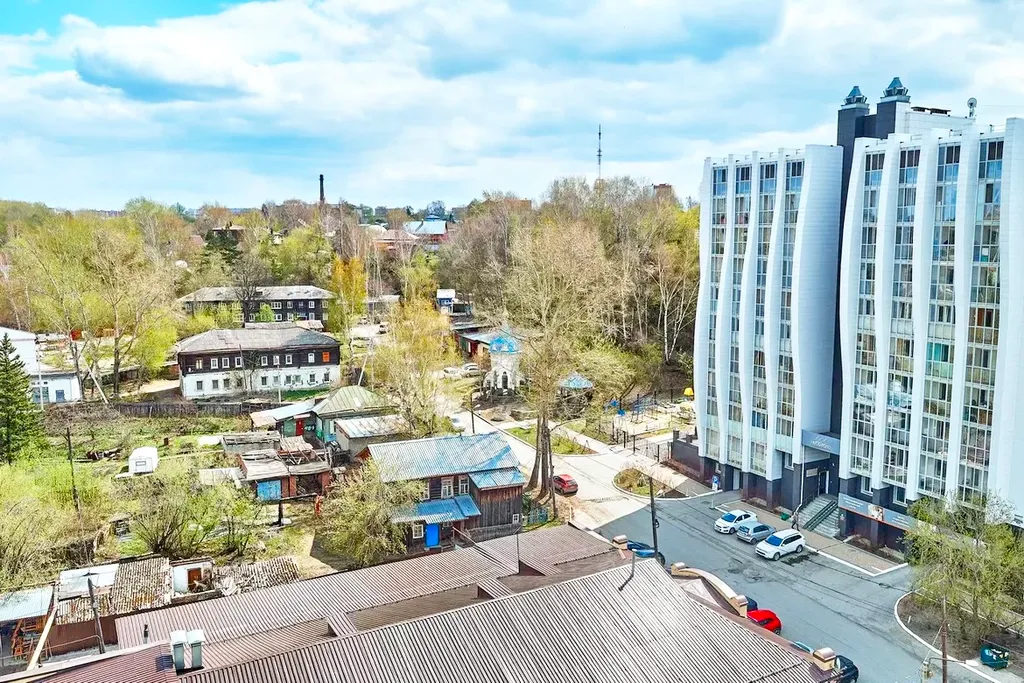 Стильная студия с красивым видом на город