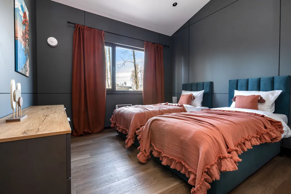 Коттедж на берегу озера с сауной