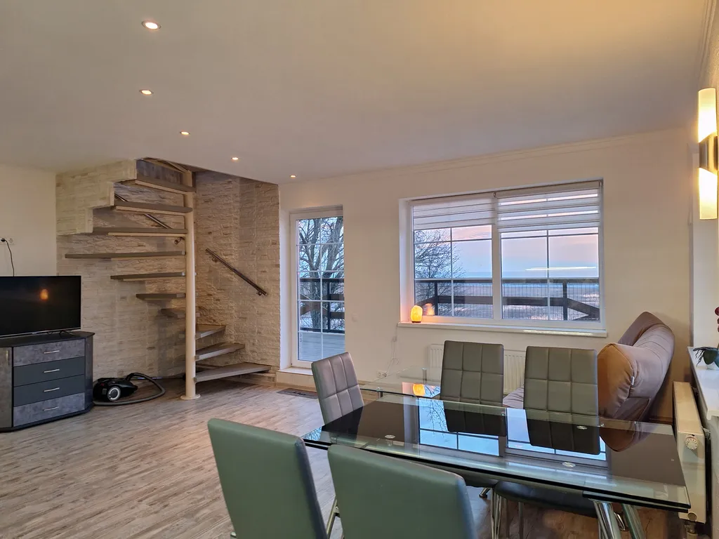 Апартамент с большой террасой и видом на море