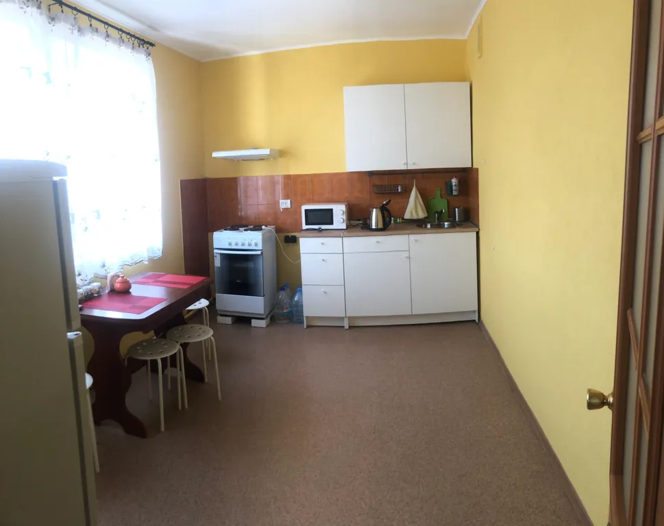 Сдается уютная однокомнатная квартира на последнем (11-м) этаже