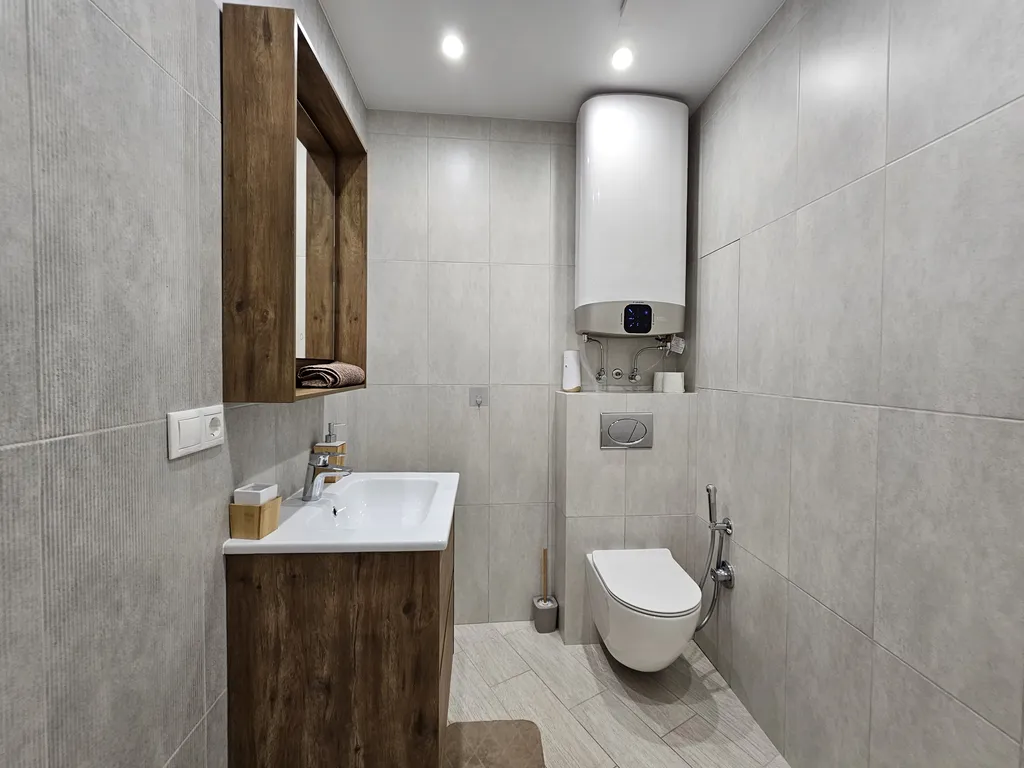 3х.ком.кв. 105 м.кв в ЦЕНТРЕ с видом на море и город, р-он ФУНИКУЛЁРА