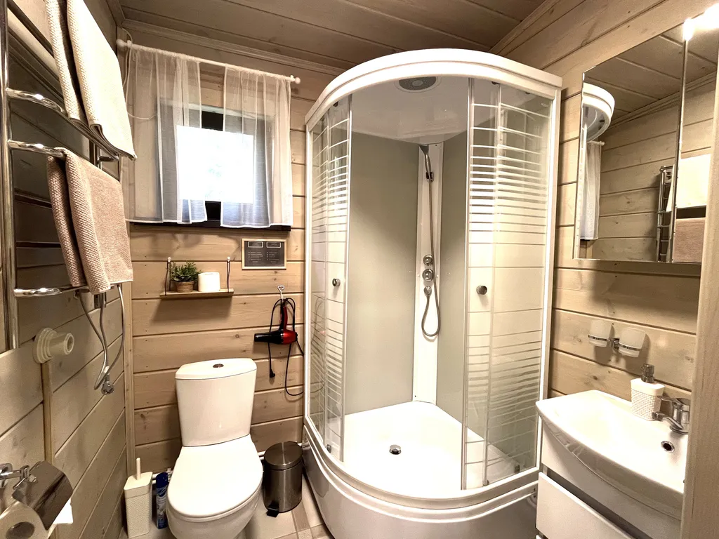 Коттедж Коттедж на озере Волго на Селигере в сосновом бору — Турбаза Чайка