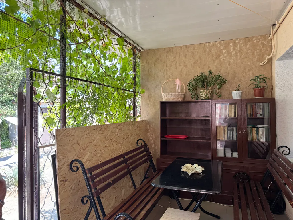 Коттедж Двухкомнатный домик с внутренним двориком в центре города — Евпатория