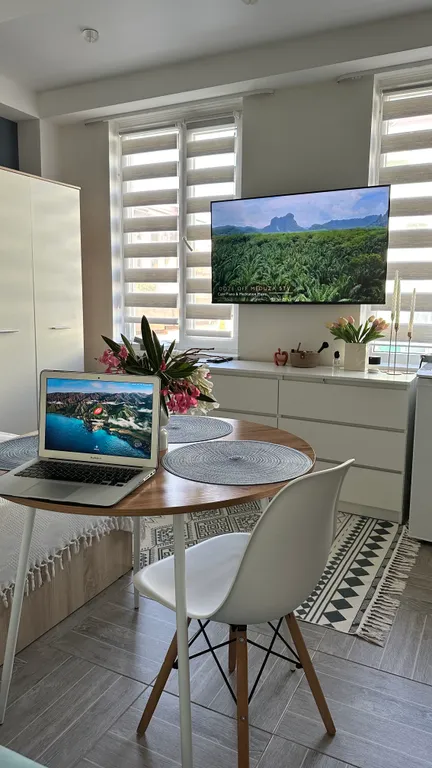 Студия с подогреваемым бассейном в клубном поселке