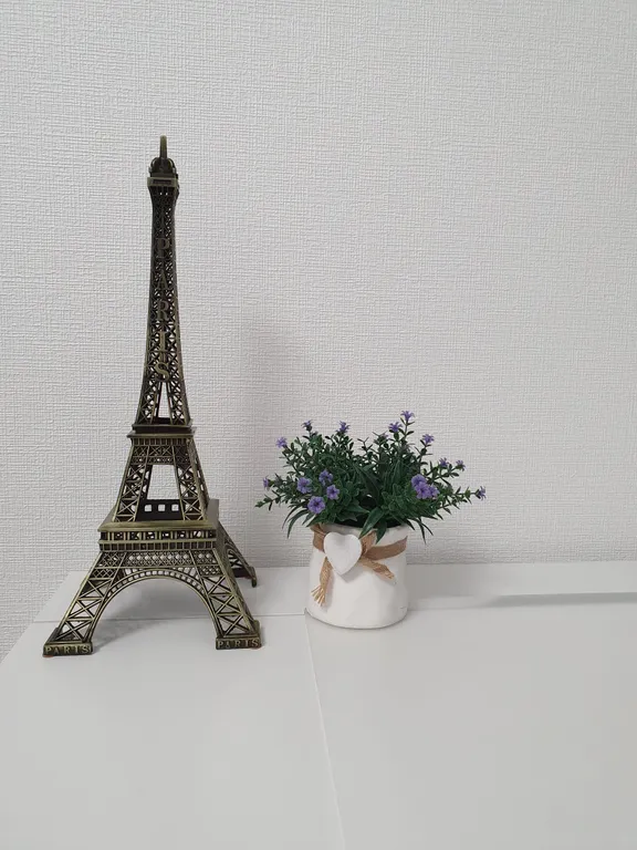 Хочу в Париж. Дизайн квартира рядом с ТРЦ Планета — аренда посуточно в Красноярск