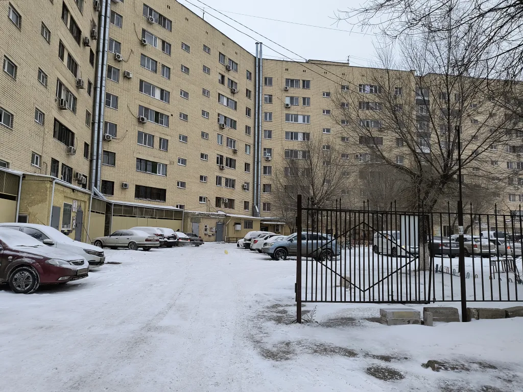 Apt у центрального стадиона