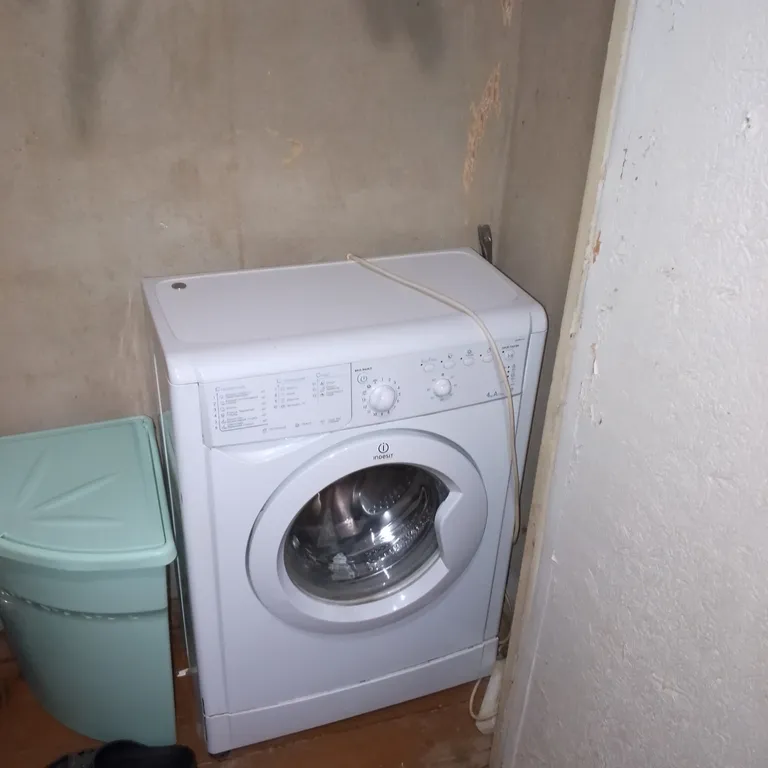 Хорошая квартира рядом с остановкой в тихом спокойном дворе