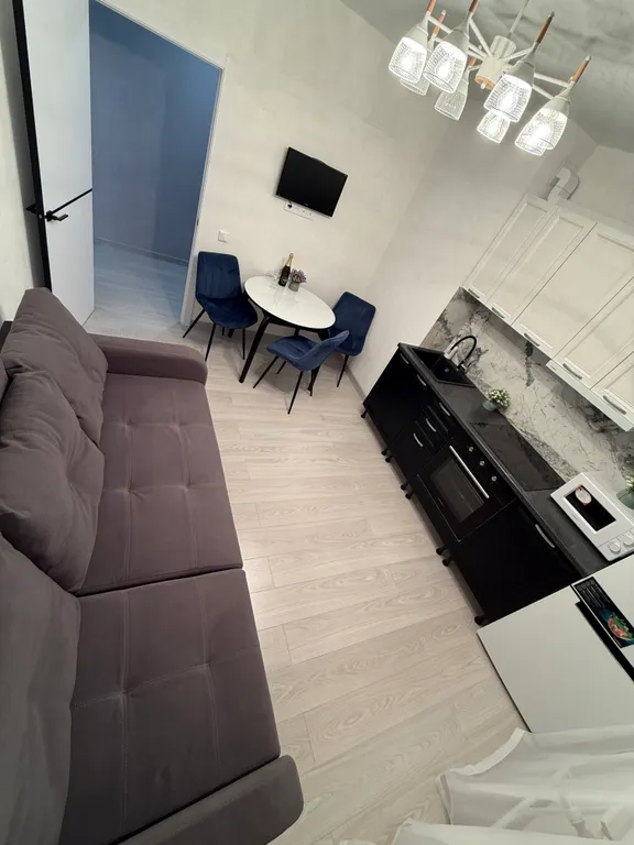 Евротрёжка новая чистая возле Аэропорта