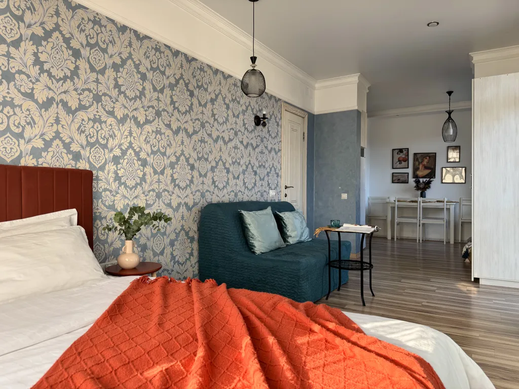 Студия с балконом