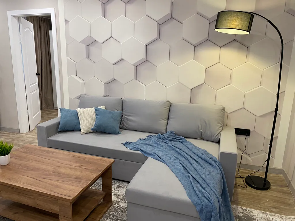 Квартира Квартира 2-комн в центре возле Театра Музкомедии — Красноярск