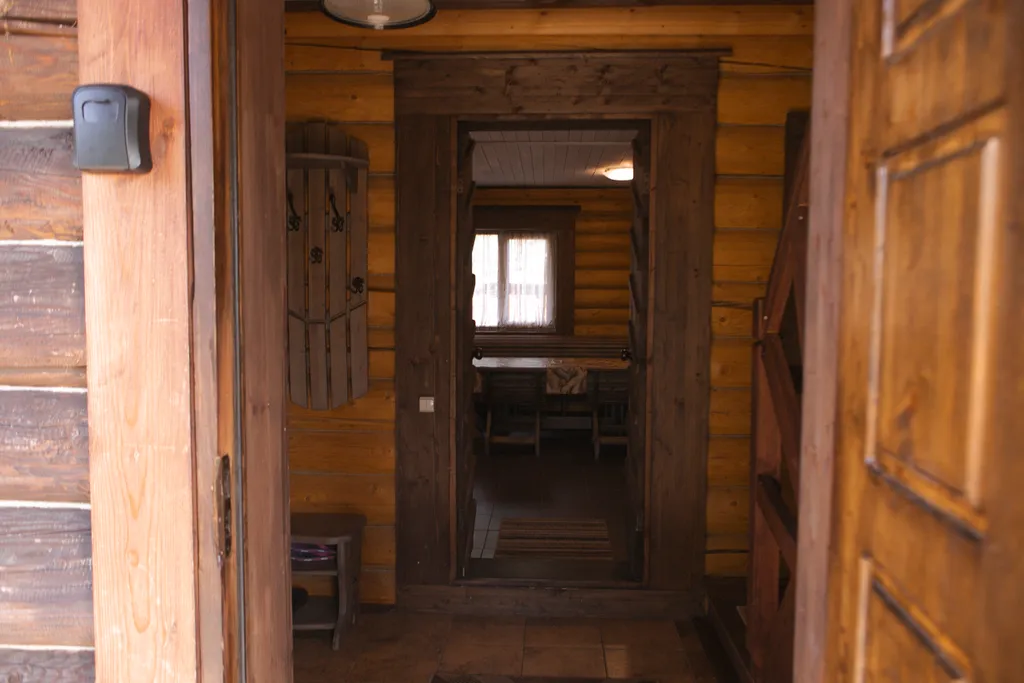 Двухэтажный дом для отдыха на природе с баней