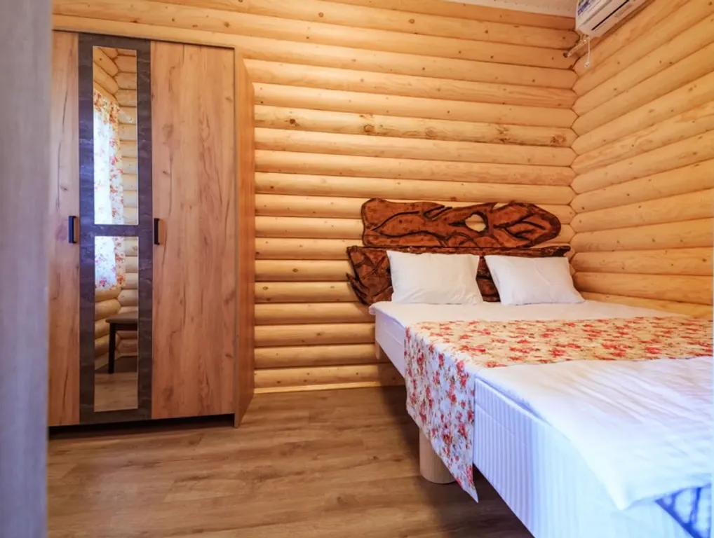 Коттедж на озере