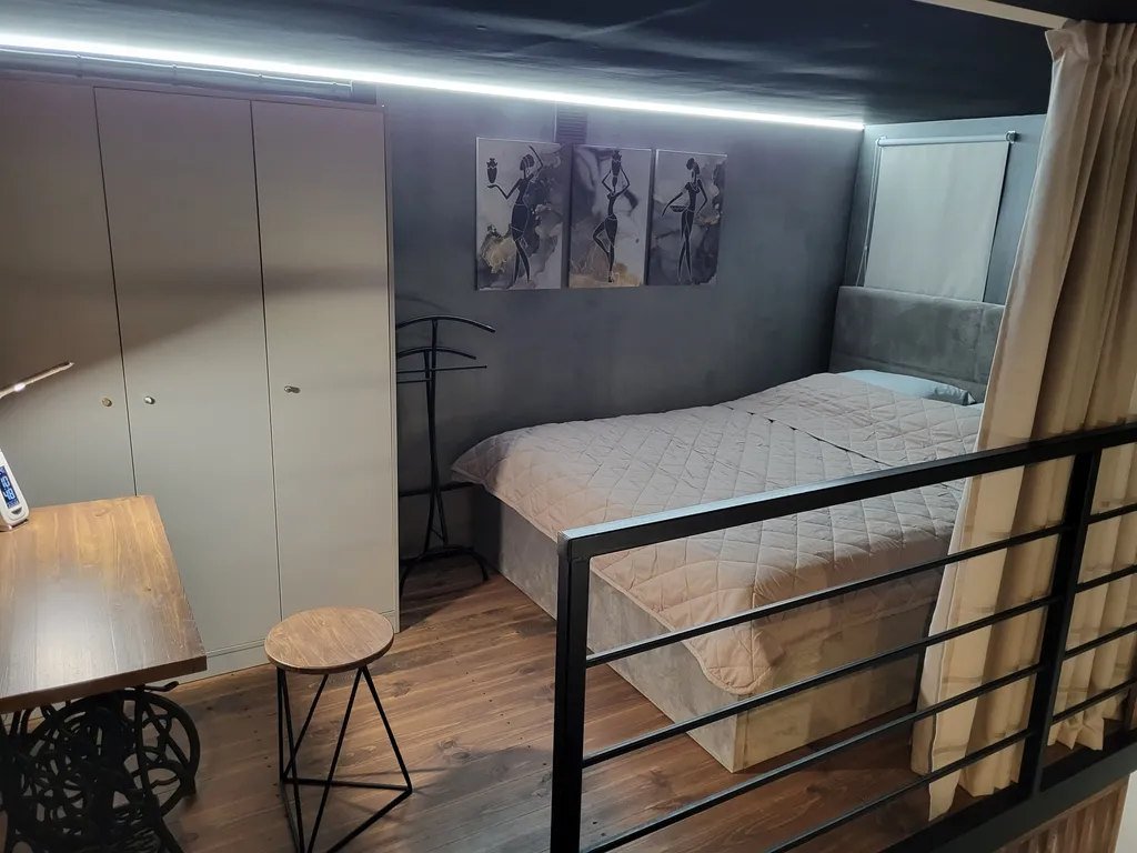 Двухуровневые апартаменты с отдельным входом в самом центре города