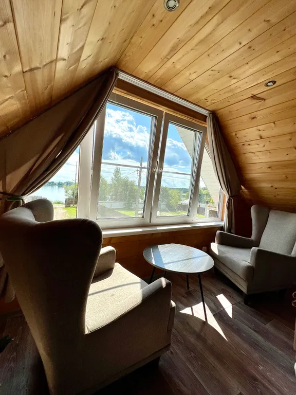 Семейный дом с баней у озера