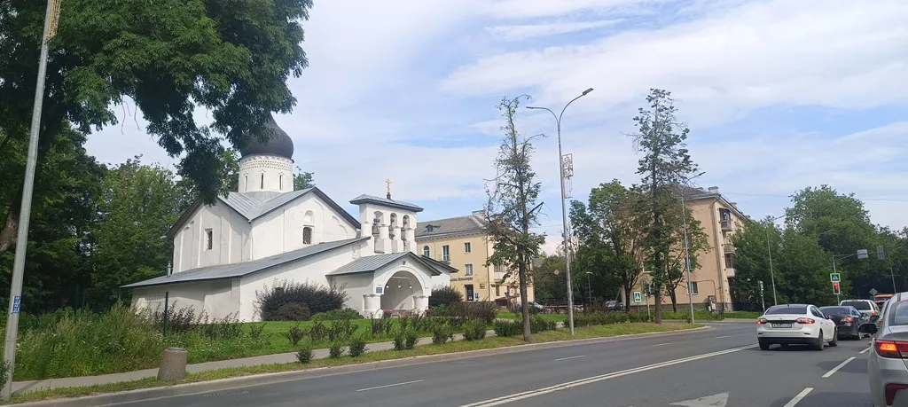 Квартира в центре с видом на Троицкий собор
