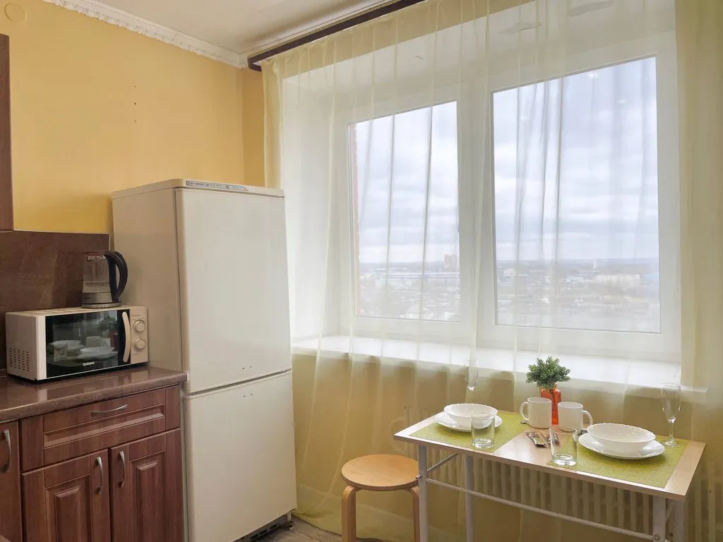 Отличная квартира с большой кроватью и диваном