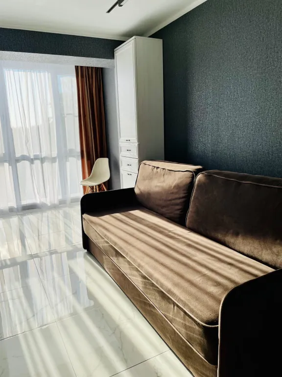 2-комнатная квартира с панорамными окнами и с видом на море