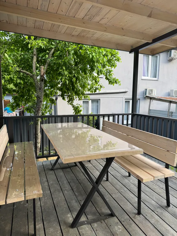 Уютный дом у реки