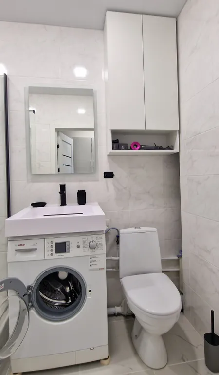 Светлая студия с видом на горы